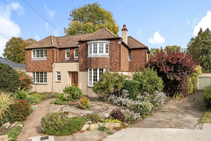 4 Bedroom Detached House For Sale In Hylands Close, Epsom, KT18