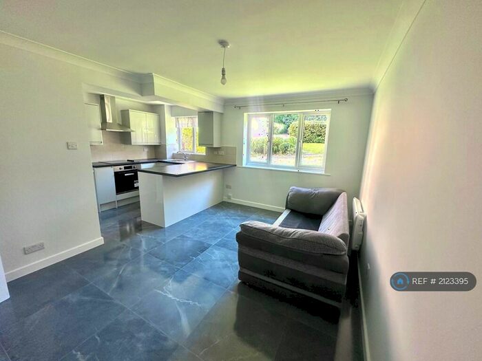 1 Bedroom Flat To Rent In Shorwell Court, Purfleet, RM19