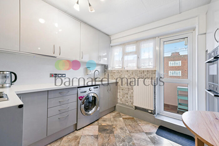 3 Bedroom Apartment To Rent In Colney Hatch Lane, Muswell Hill, N10