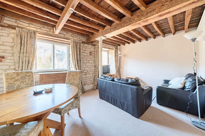 2 Bedroom Flat For Sale In Dunkirk Mills, Inchbrook, Stroud, GL5