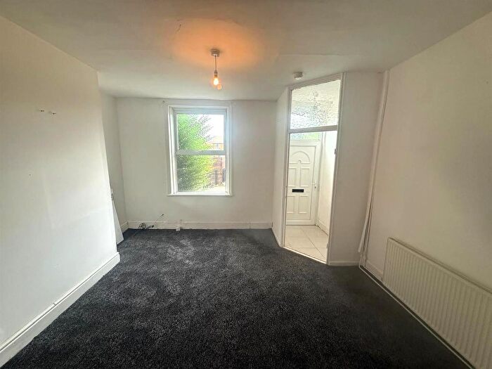 2 Bedroom Terraced House To Rent In Zoar Street, Morley, Leeds, LS27