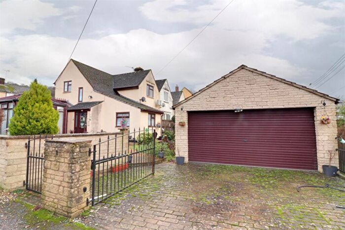 3 Bedroom Semi-Detached House For Sale In Storrington Road, Stonehouse, GL10