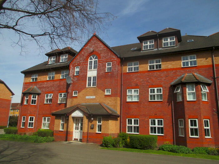 2 Bedroom Apartment To Rent In The Spinnakers, Silverwing House., L19