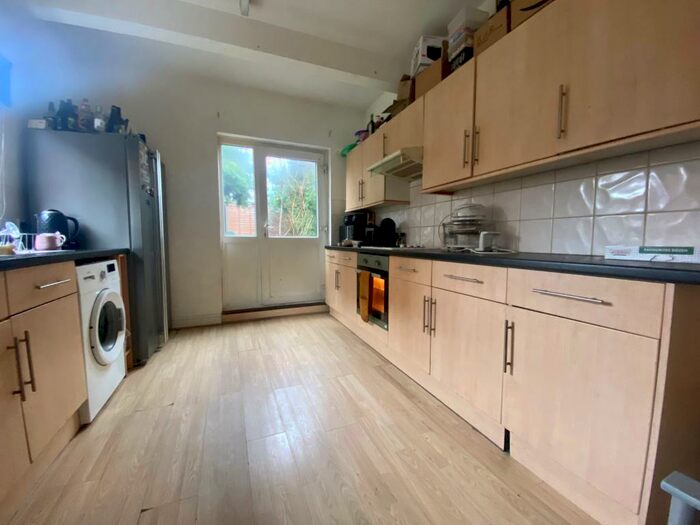 5 Bedroom House To Rent In Wilton Avenue, Southampton, SO15