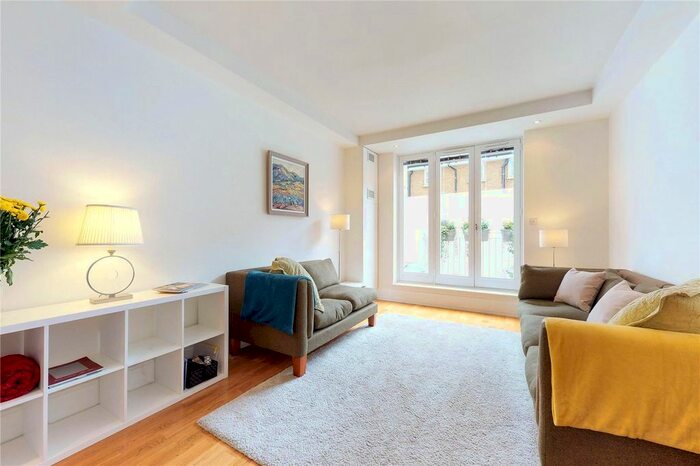 2 Bedroom Flat To Rent In Red Lion Street, Holborn, London, WC1R