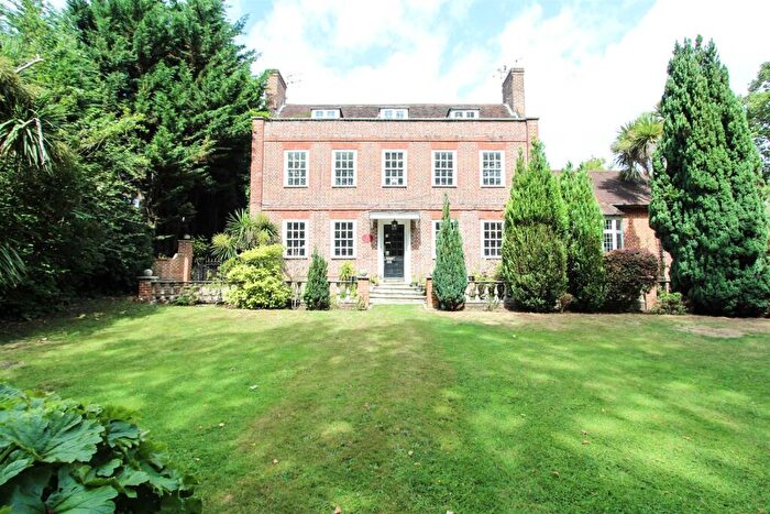 6 Bedroom Detached House To Rent In London Road, Wallington, SM6