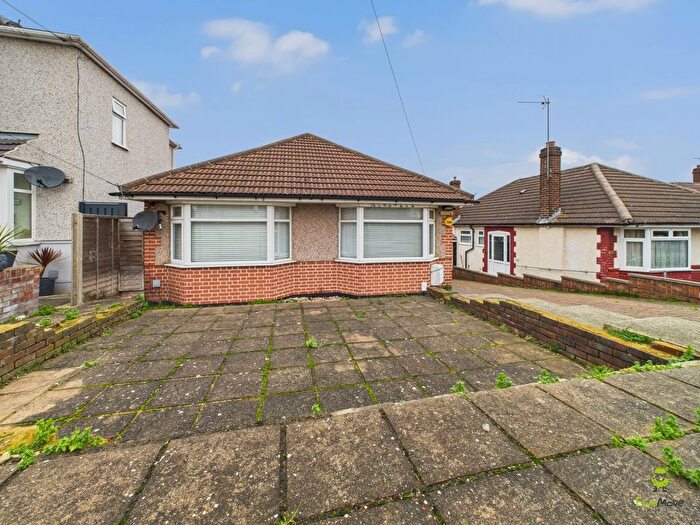 3 Bedroom Detached Bungalow For Sale In Redleaf Close, Belvedere, DA17