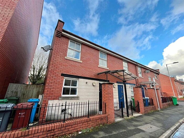 3 Bedroom Terraced House To Rent In Peregrine Street, Manchester, M15