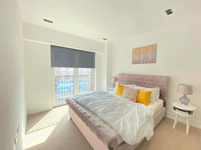 2 Bedroom Flat To Rent In Exchange Gardens, London, SW8