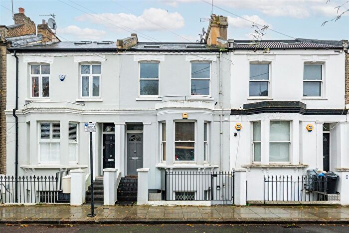 2 Bedroom Flat To Rent In Tadmor Street, W12