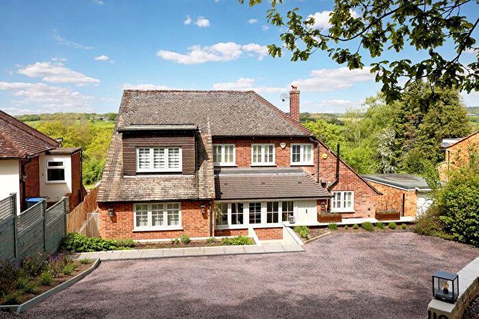 4 Bedroom Detached House For Sale In Holtspur Top Lane, Beaconsfield, HP9