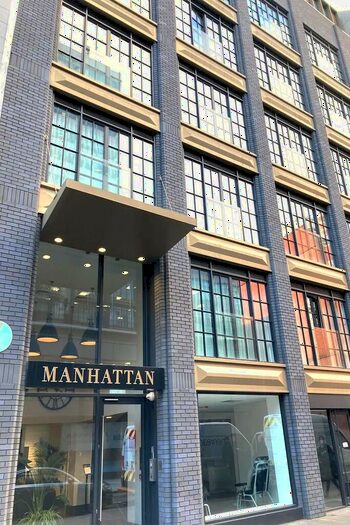 Studio To Rent In Manhattan Building, M1