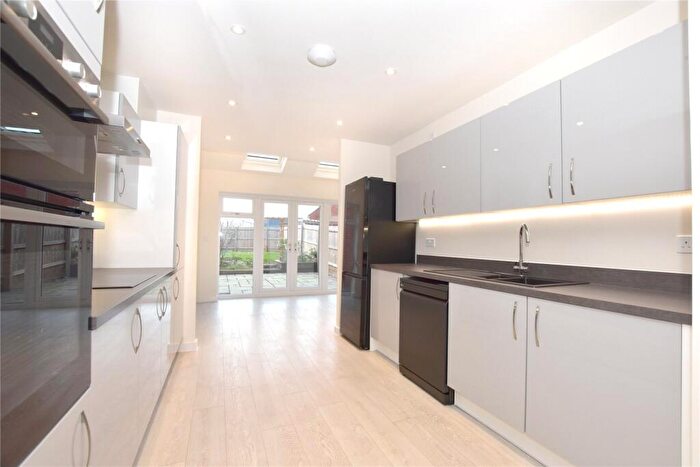 3 Bedroom Semi-Detached House To Rent In Topsham, EX2