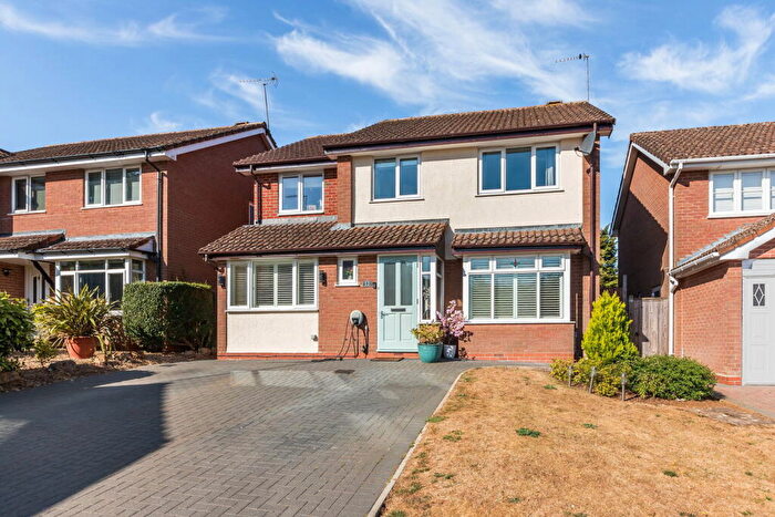 5 Bedroom Detached House For Sale In Powys Grove, Banbury, OX16