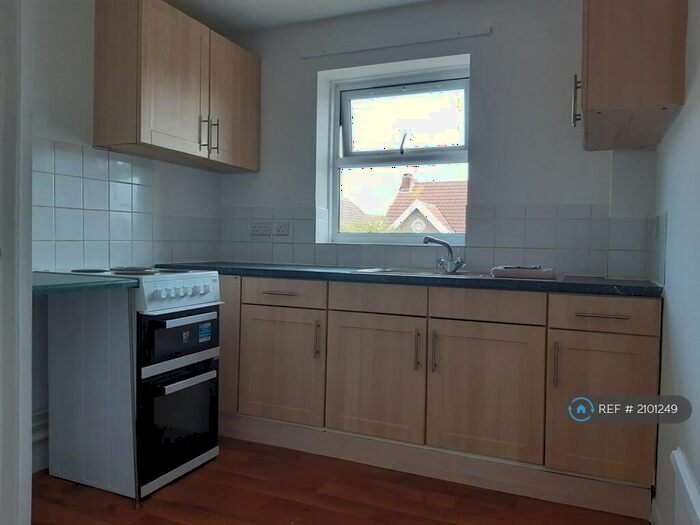 1 Bedroom Flat To Rent In Ashcombe Court, Weston-Super-Mare, BS23