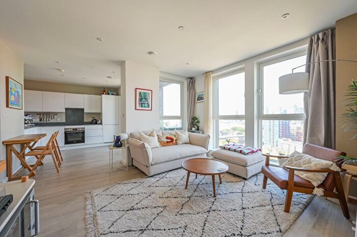 1 Bedroom Flat For Sale In Falconbrook Gardens, Canning Town, London, E16