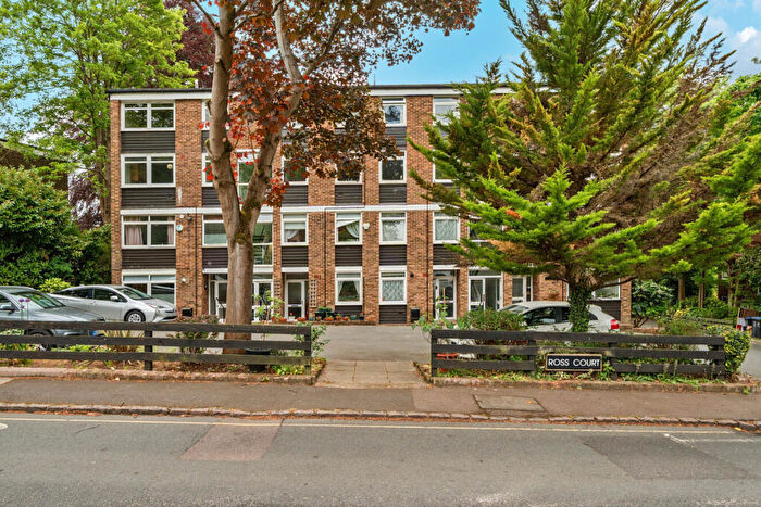 3 Bedroom Flat For Sale In Lubbock Road, Chislehurst, Kent, BR7