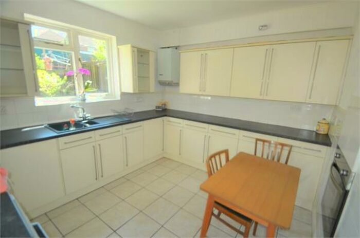 1 Bedroom Flat To Rent In Byron Road, Mill Hill, NW7
