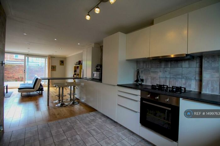 3 Bedroom Maisonette To Rent In Brooking Road, London, E7