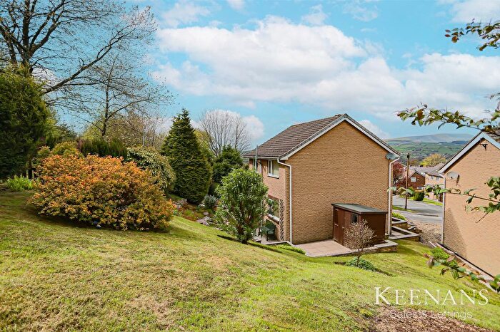 3 Bedroom Detached House For Sale In Hillside Close, Brierfield, BB9