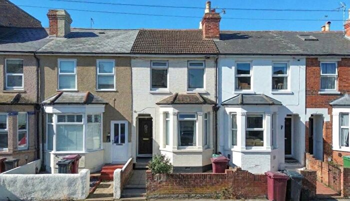 3 Bedroom Terraced House For Sale In Newport Road, Reading, Berkshire, RG1