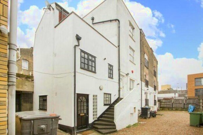 2 Bedroom Flat To Rent In Regal Row, London, SE15