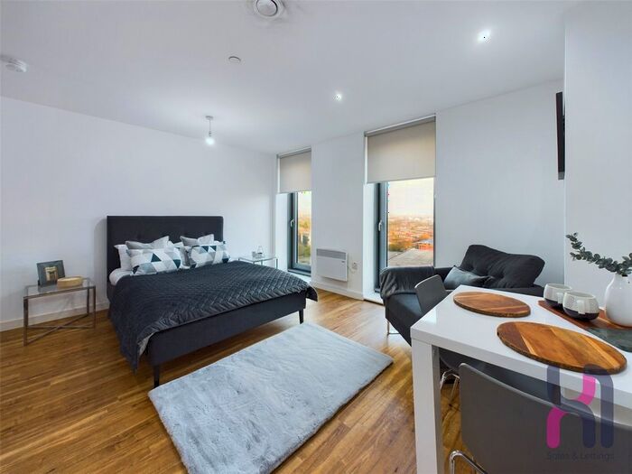 Studio To Rent In Media City, Michigan Point Tower A, Michigan Avenue, Salford, M50