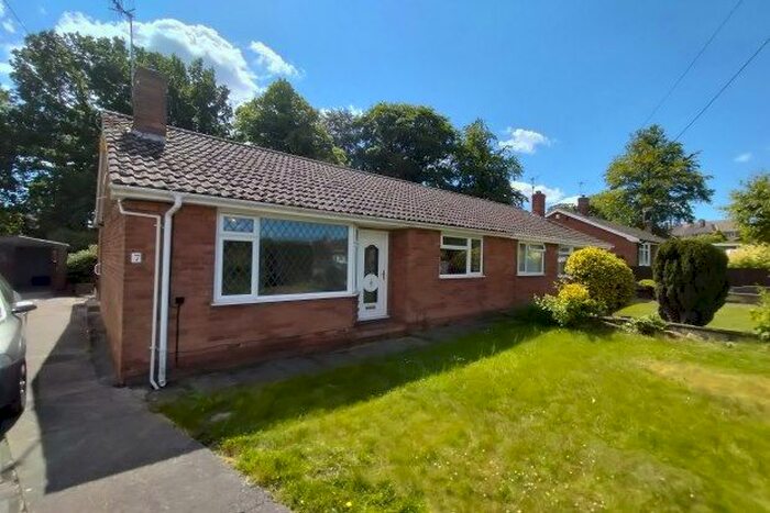 2 Bedroom Bungalow To Rent In Ranmoor Close, Chesterfield, S41