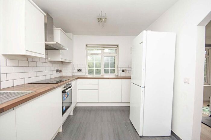 1 Bedroom Flat To Rent In Finchley Lane, London, NW4