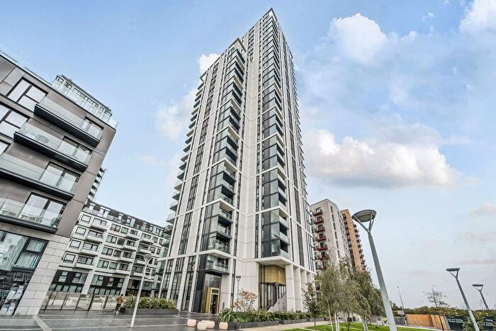 2 Bedroom Flat For Sale In Barge Walk, North Greenwich, London, SE10