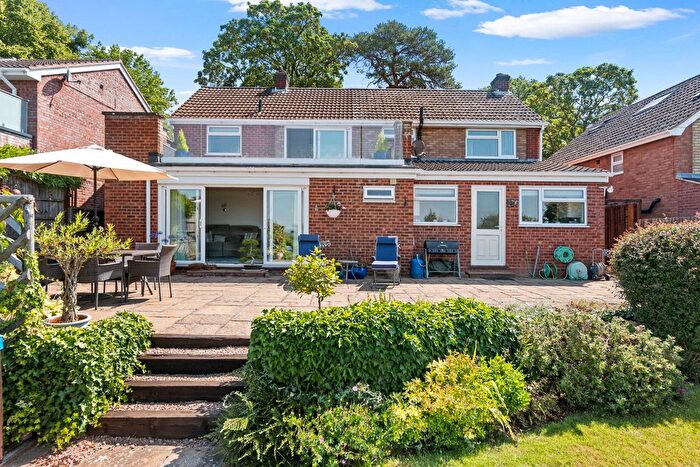 4 Bedroom Detached House For Sale In Silverdale Avenue, Worcester., WR5