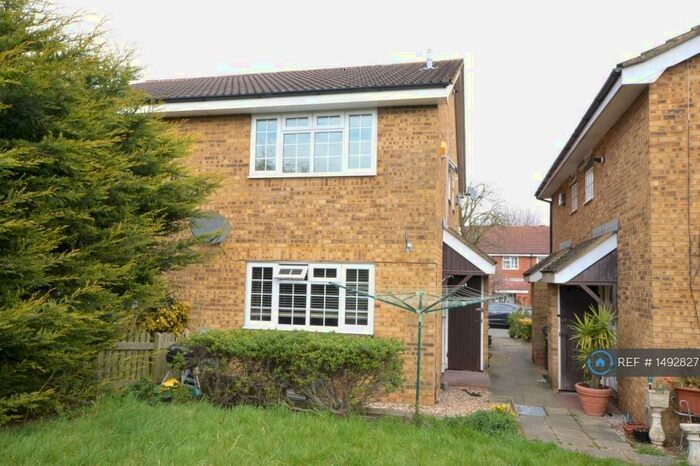 1 Bedroom Terraced House To Rent In Foxglove Lane, Chessington, KT9