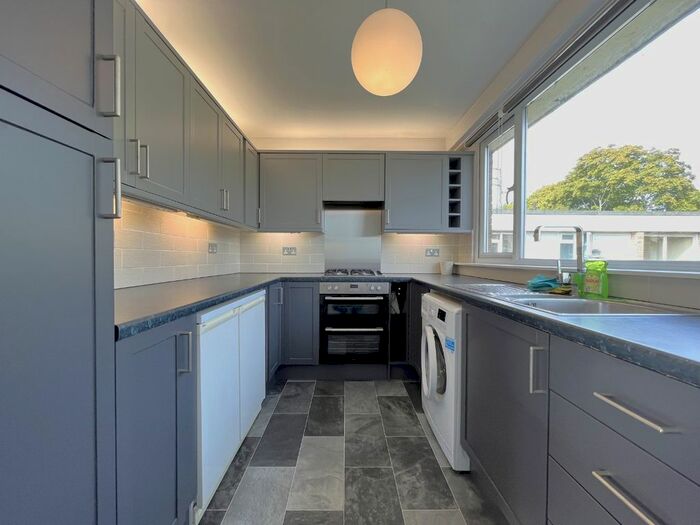 1 Bedroom Flat To Rent In Livingstone Walk, Hemel Hempstead, Hertfordshire, HP2