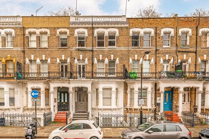 2 Bedroom Flat To Rent In Lisgar Terrace, West Kensington, W14