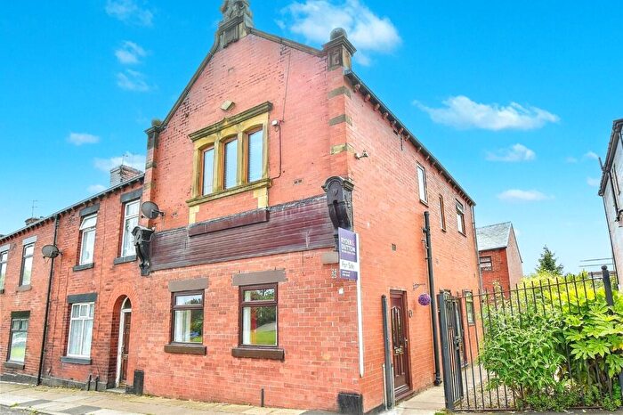 2 Bedroom Apartment For Sale In Dewhirst Road, Syke, Rochdale, Lancashire, OL12