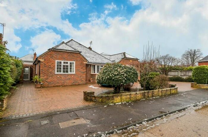 4 Bedroom Bungalow To Rent In Charlock Way, Burpham, Guildford, GU1