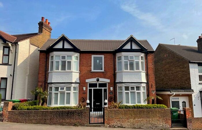 7 Bedroom Detached House For Sale In King Edward Street, Slough, SL1