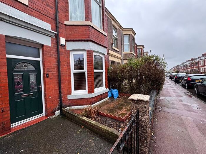 2 Bedroom Flat To Rent In Simonside Terrace, Newcastle Upon Tyne, NE6