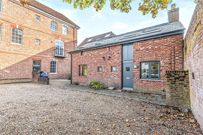 1 Bedroom Semi Detached House To Rent In St. Thomas Street, Winchester, Hampshire, SO23