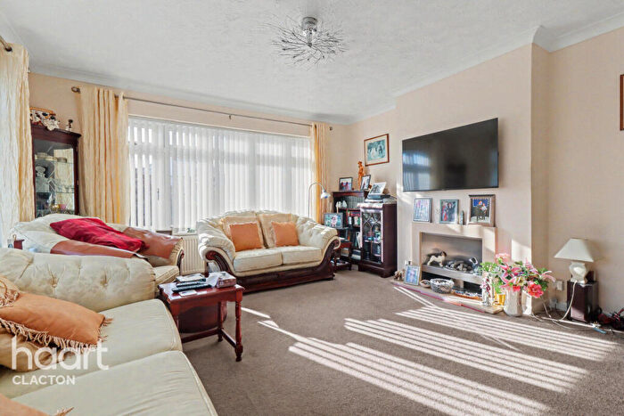 3 Bedroom Detached Bungalow For Sale In Broadmere Close, Clacton-On-Sea, CO15