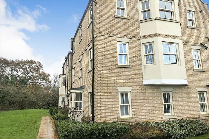 2 Bedroom Flat For Sale In Flanders Close, Bicester, OX26