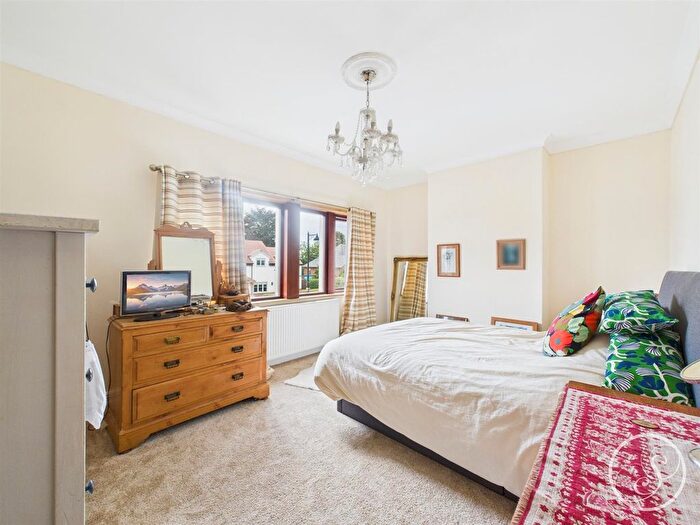 2 Bedroom Cottage For Sale In Leeds Road, Barwick In Elmet, Leeds, LS15