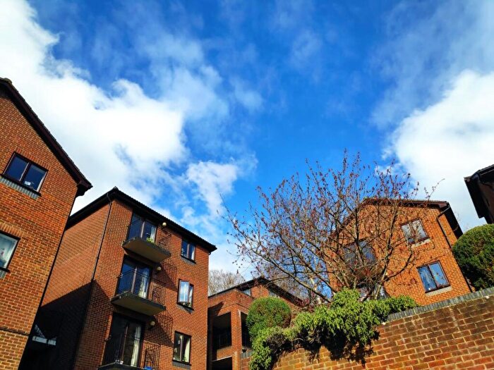 2 Bedroom Apartment To Rent In Mill Street, Redhill, RH1