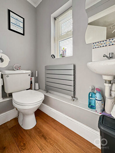 3 Bedroom End Of Terrace House For Sale In Newburgh Road, Grays, RM17