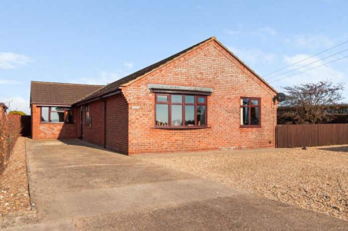 3 Bedroom Bungalow For Sale In North End, Salfleetby, Louth, LN11