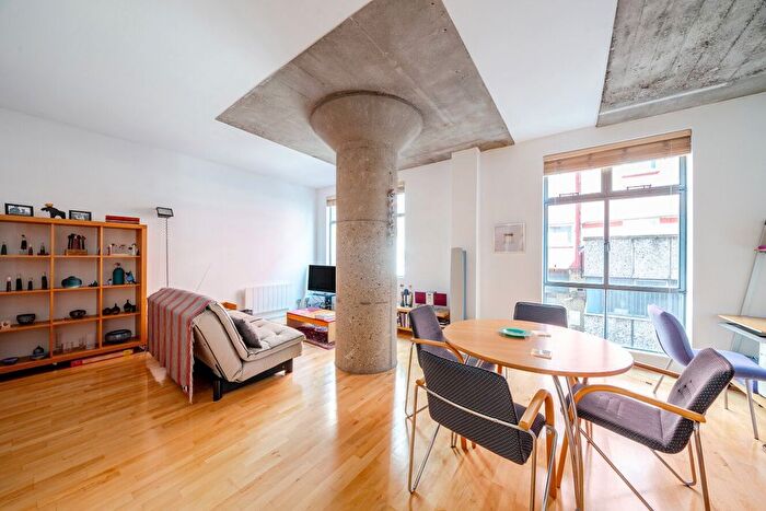 Studio To Rent In Saffron Hill, London, EC1N