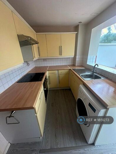 2 Bedroom Terraced House To Rent In Berenger Close, Swindon, SN3