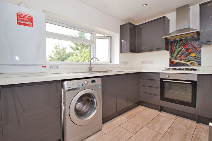 2 Bedroom Flat To Rent In Bowmans Green, Watford, WD25