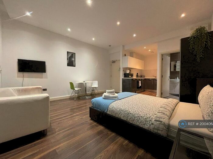 Studio To Rent In London, London, EC2A