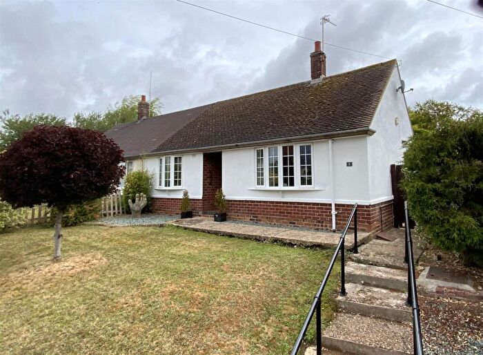 2 Bedroom Semi-Detached Bungalow For Sale In Puxley Road, Deanshanger, MK19